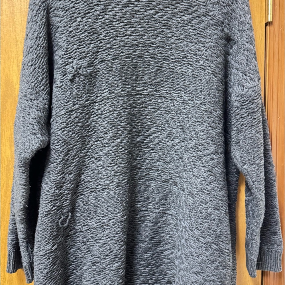 Guess Knit Grey Cardigan Sweater size medium (Runs Big)